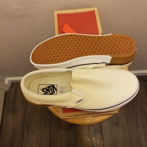 Vans Slip on Men's 9.5 White Gum bottom - Picture 2 of 4